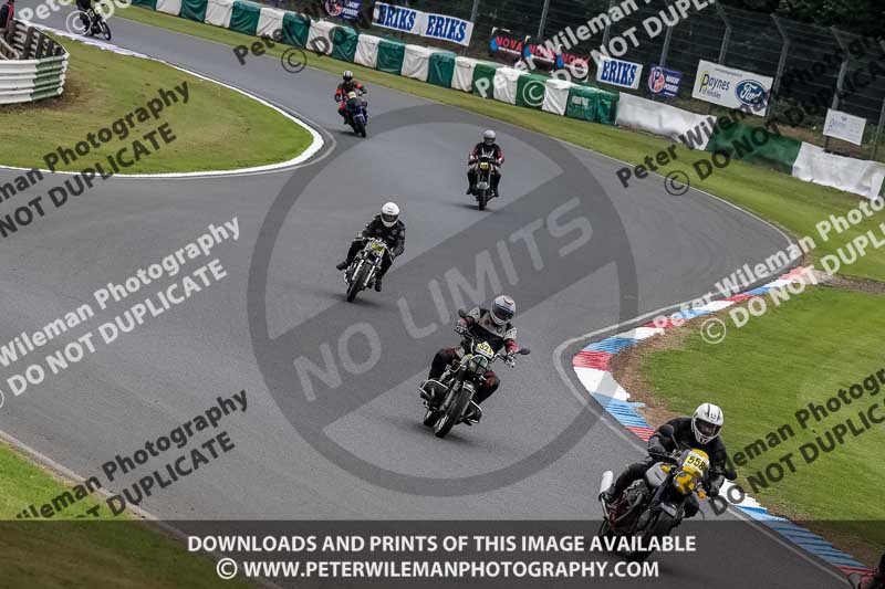 Vintage motorcycle club;eventdigitalimages;mallory park;mallory park trackday photographs;no limits trackdays;peter wileman photography;trackday digital images;trackday photos;vmcc festival 1000 bikes photographs